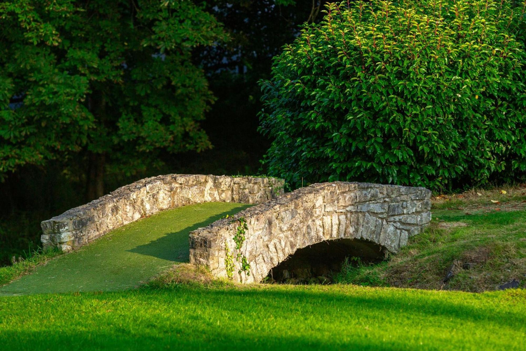 Mount Juliet Estate, Autograph Collection Hotell Thomastown  Eksteriør bilde The 18th hole at Augusta National Golf Club